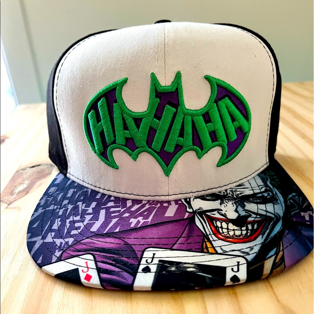 NWT BATMAN LOGO COLLECTORS The Joker baseball hat cap black purple DC Comics